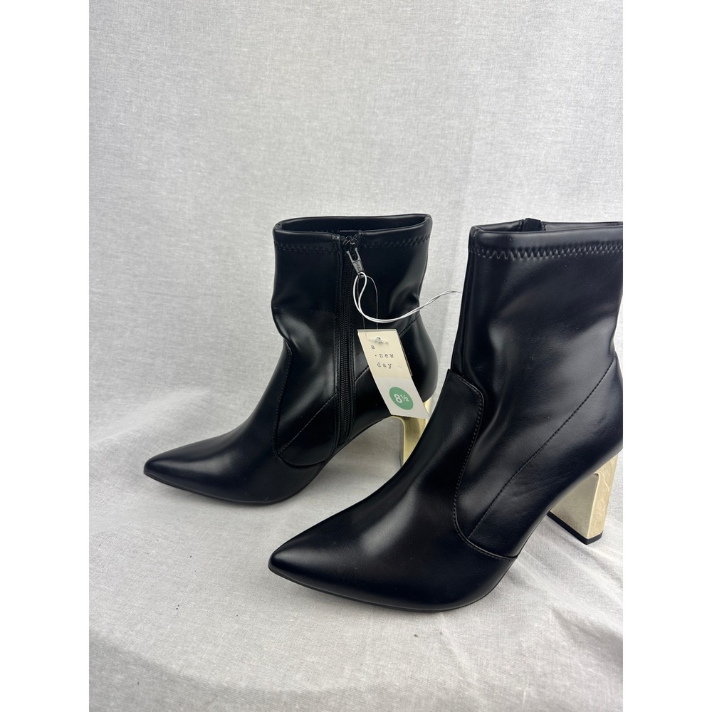 A New Day Womens Black Pointed Toe Ankle Boots Gold Block Heel Size 8.5 NEW